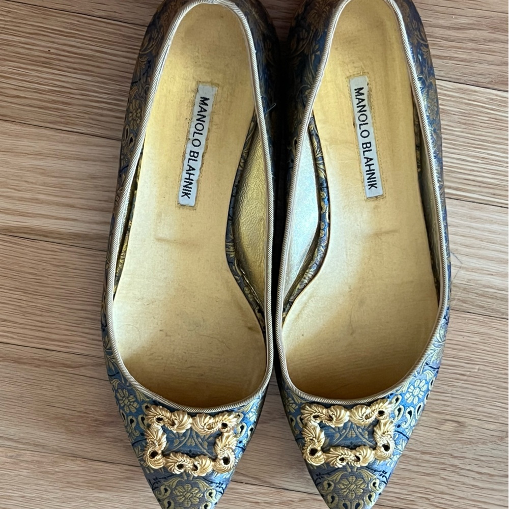 Manolo Blahnik embroidered flats with a buckle